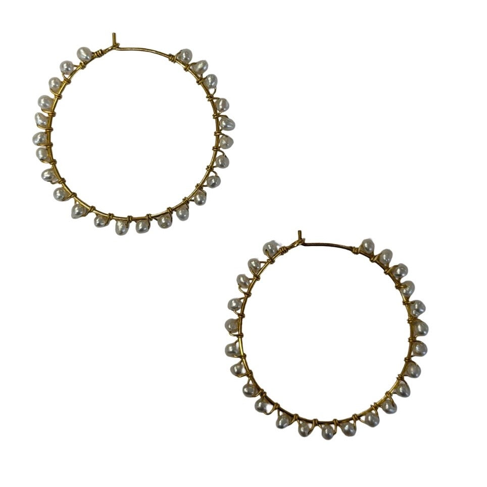 Gold-plated hoop earrings with multi-colored semi-precious stones, handcrafted 3 cm diameter.
