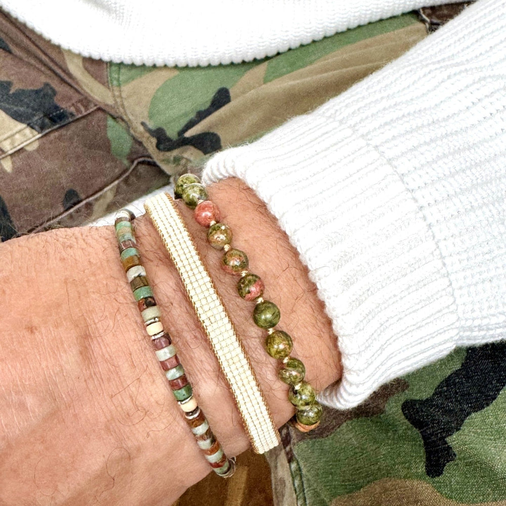 MEN BRACELET SURF: Natural wooden bead bracelet with sterling silver clasp, earthy tones, adjustable size.