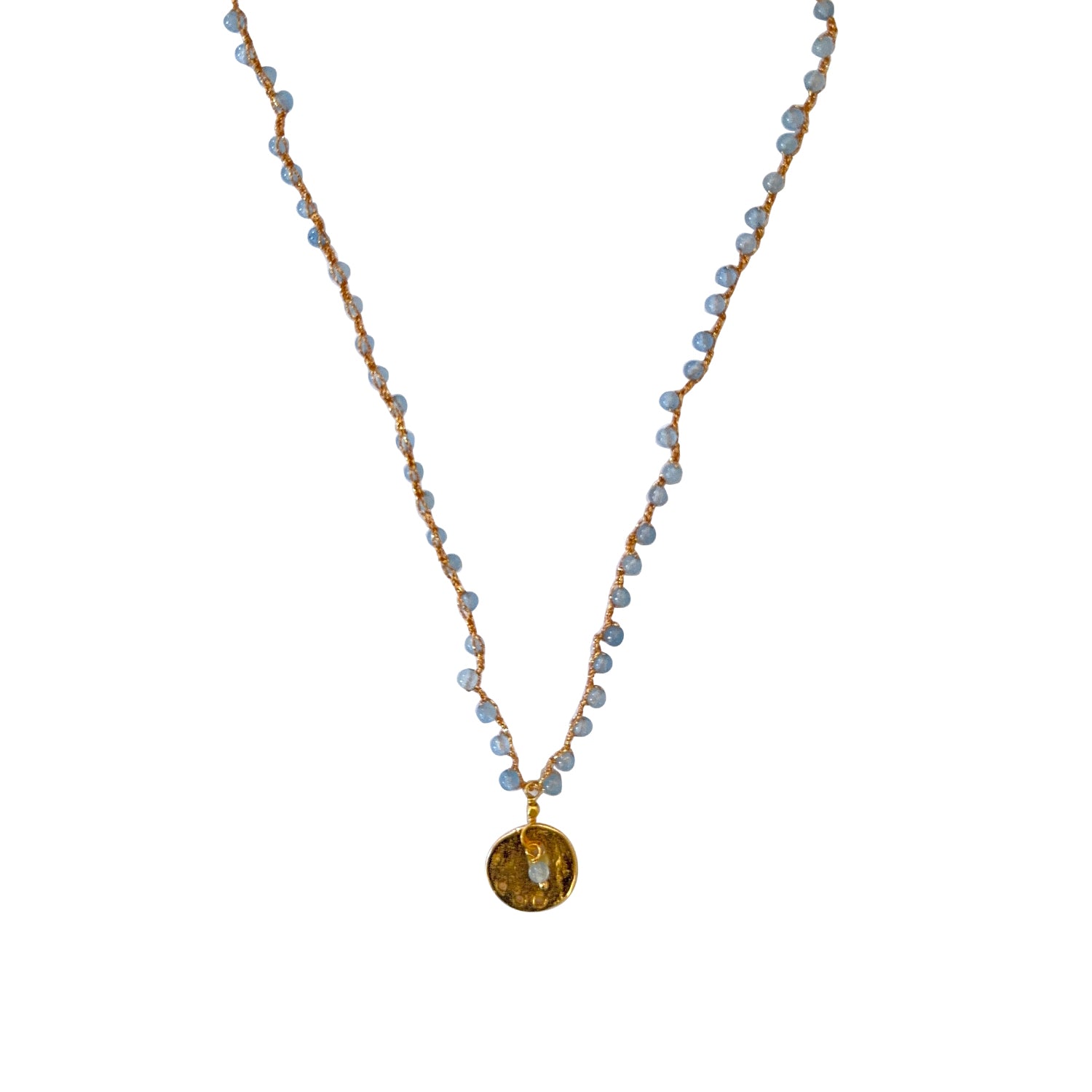 Handcrafted NECKLACE FINE with freshwater pearls and gold-plated beads, featuring an adjustable loop closure.