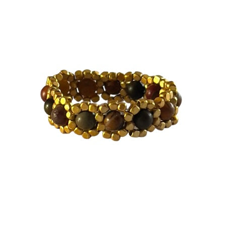 Ring Princess stretch ring featuring gold-plated brass beads and semi-precious stones in varying colors.